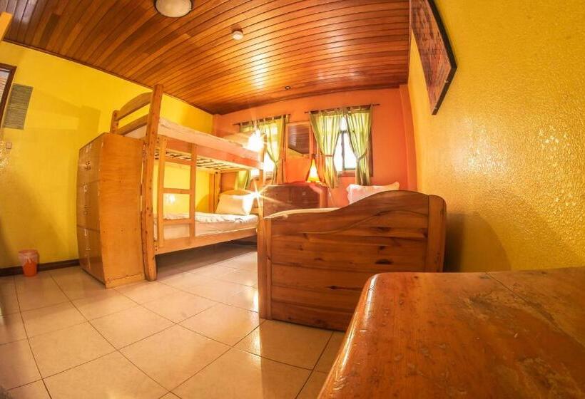 Кровать в Общей Комнате, La Casa Del Molino Blanco B&b