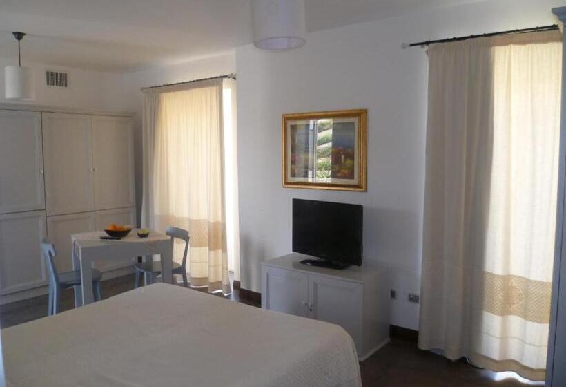 سوئیت جونیور با تراس, Albergo Residenziale La Corte