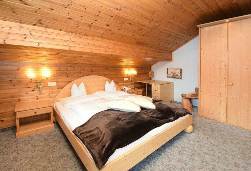 Номер Стандарт Трехместный, Chalet Olympia