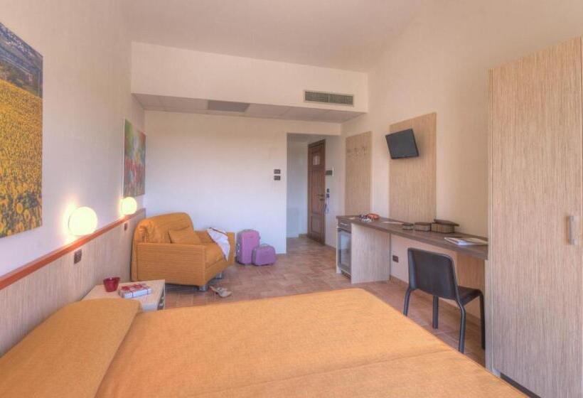 اتاق استاندارد چهار تخته, Le Fiabe Hotel Resort