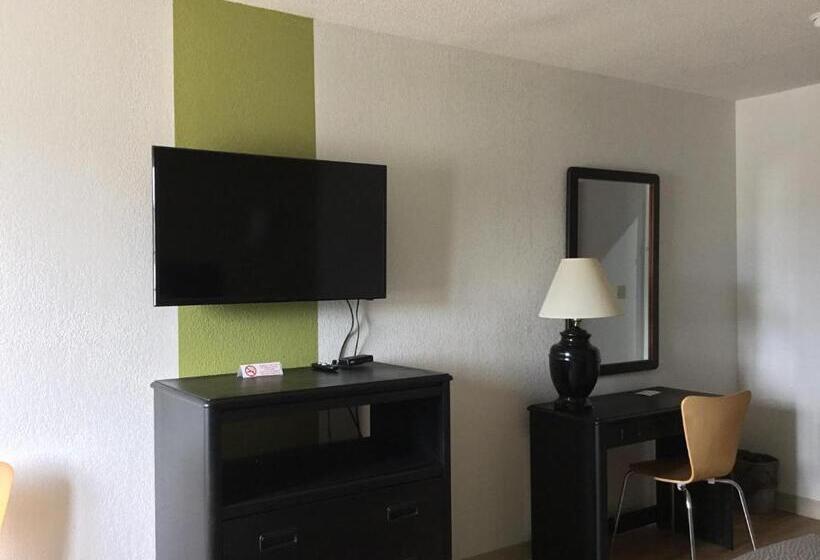 Четырехместный Номер Стандарт, Motel 6 Augusta, Ks