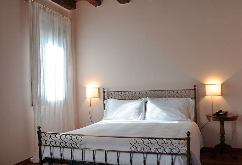 اتاق سوپریور, Locanda Degli Ulivi