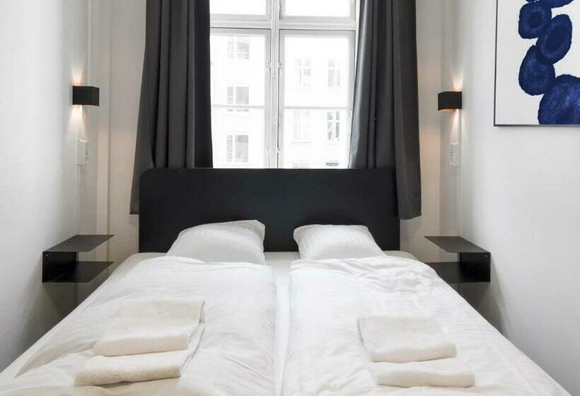 اتاق استاندارد با سرویس بهداشتی مشترک, Where To Sleep