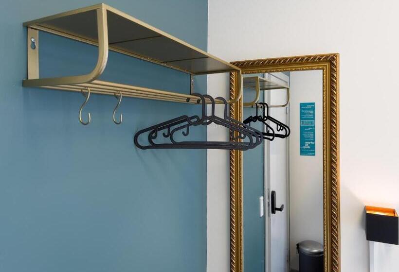 اتاق استاندارد با سرویس بهداشتی مشترک, Where To Sleep