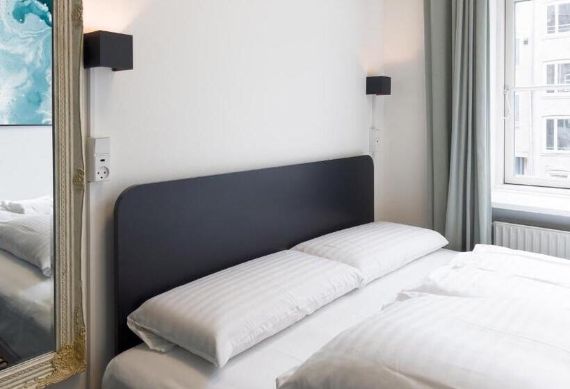 اتاق استاندارد با سرویس بهداشتی مشترک, Where To Sleep