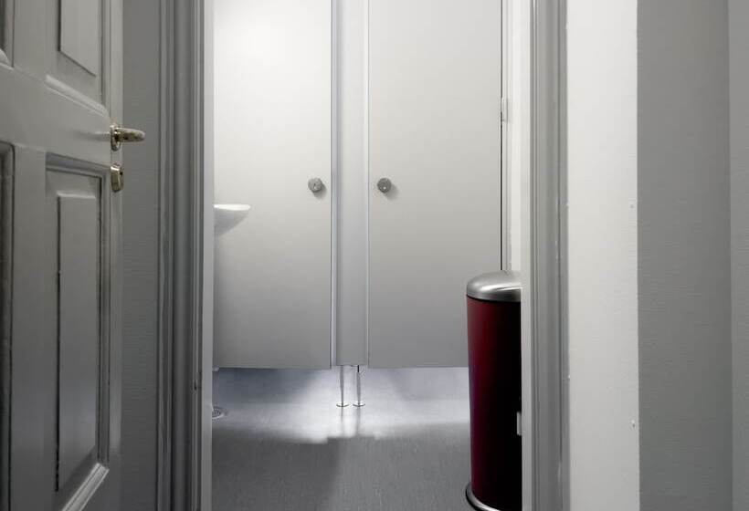Capsule, Where To Sleep