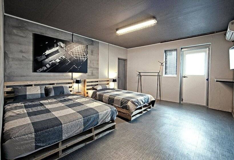 Номер Стандарт с Террасой, Mido Hostel
