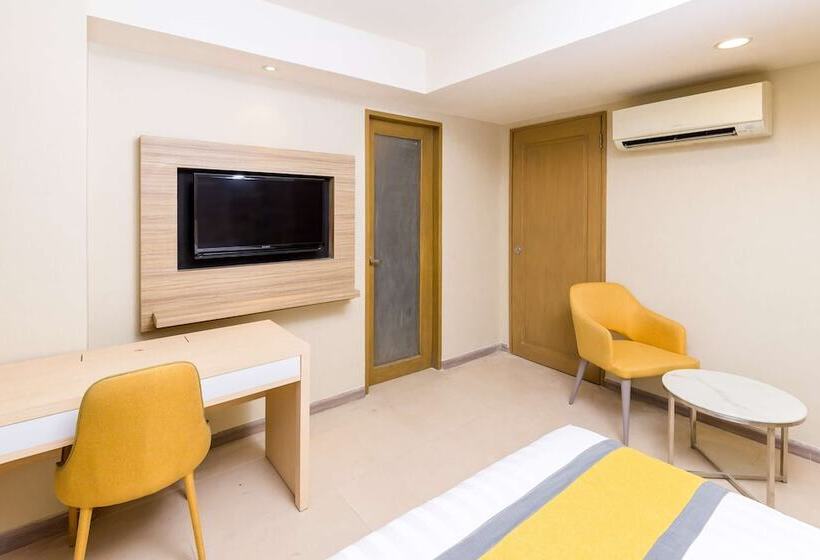 Номер Superior, Surestay Plus By Best Western Cebu City
