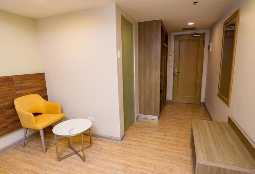 Номер Superior, Surestay Plus By Best Western Cebu City
