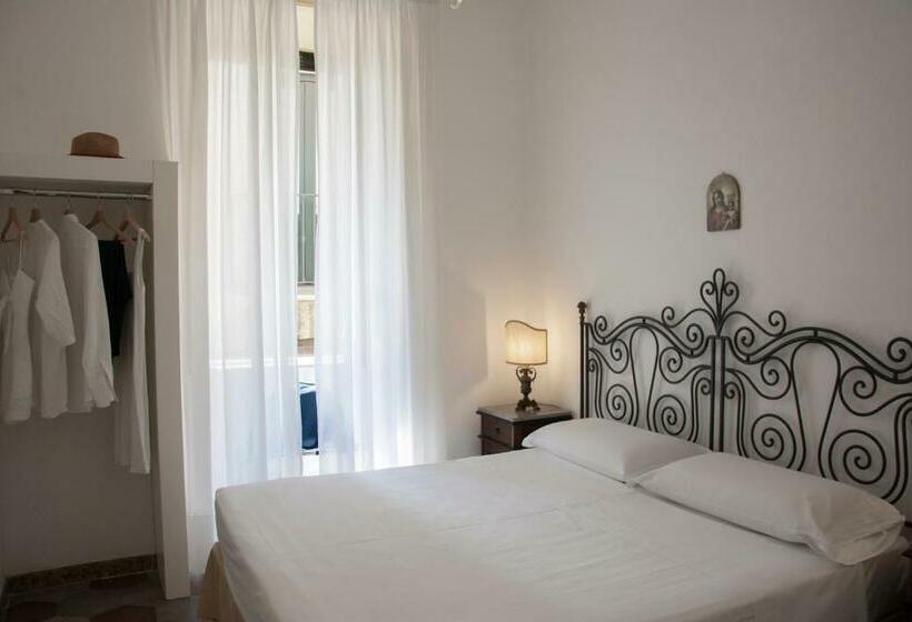 Economy-huone, Il Palazzetto