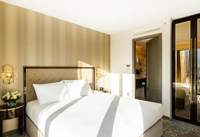 سوییت جونیور, Saint London