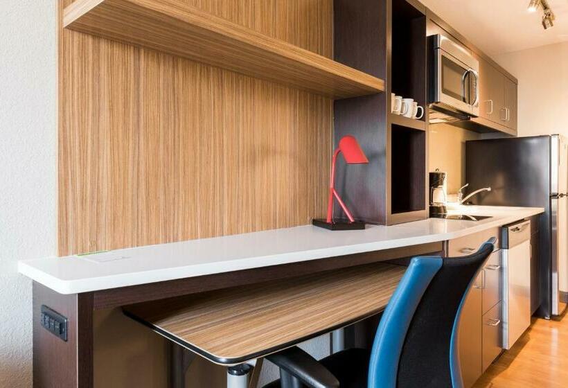 スタンダードスタジオ, Towneplace Suites By Marriott Edmonton South