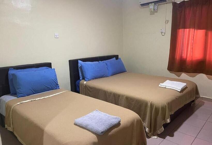 Номер Стандарт Трехместный, Oyo 90914 Hotel Mei Wah