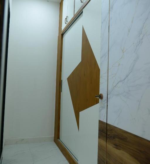 스위트, Panache The Escape   Home Stay