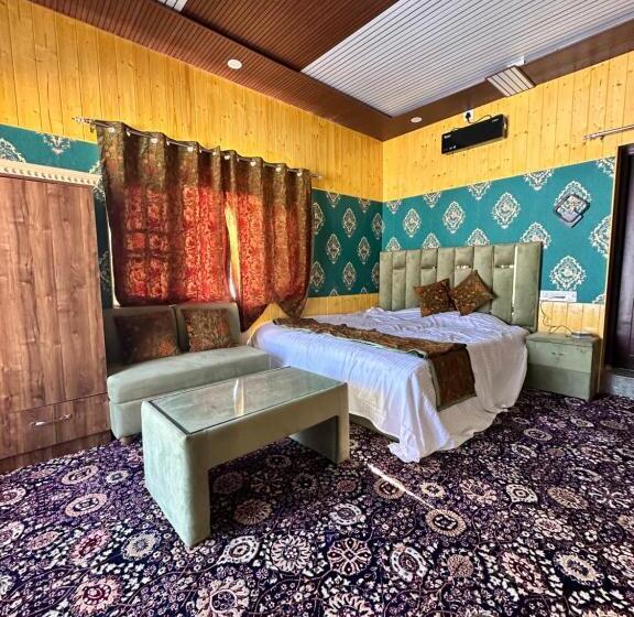 带大床的标准间, Hideaway Cottages