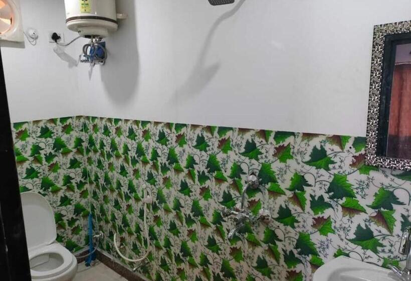 스탠다드 트리플 룸, Neelansh Resort Sonprayag