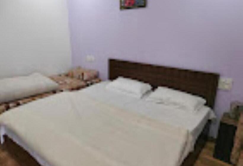 스탠다드 트리플 룸, Neelansh Resort Sonprayag