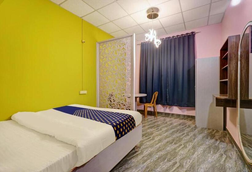 اتاق کلاسیک سه تخته, The Farmhouse Inn