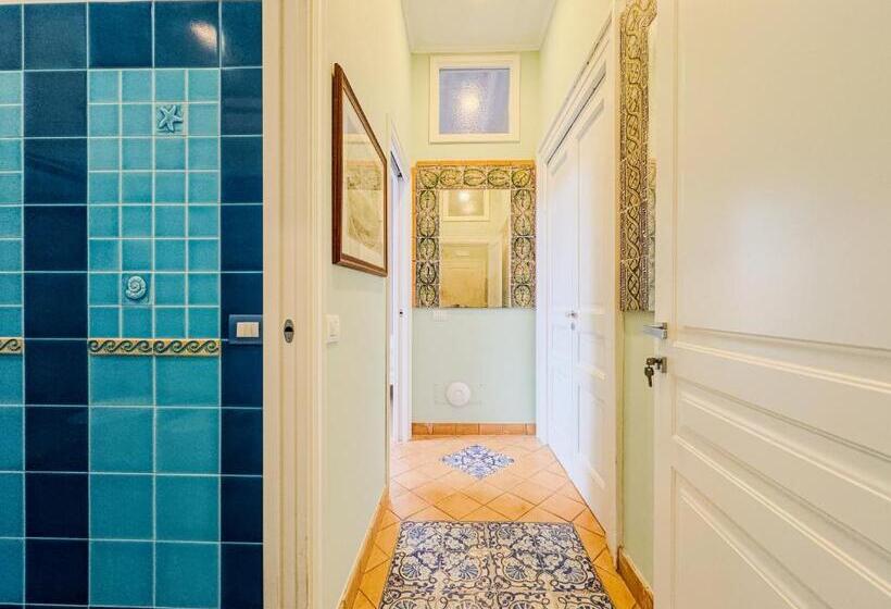 Трехместный Номер Стандарт с Видом, Vanvitelli Palace B&b