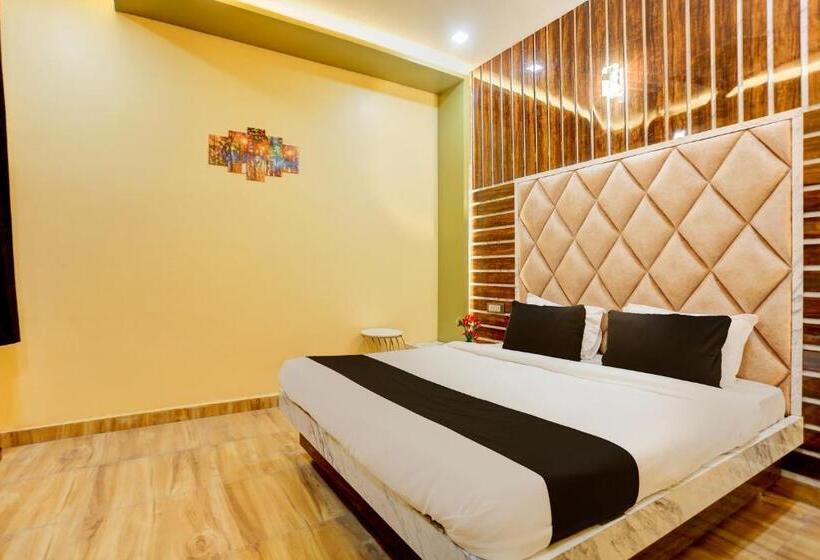 Трехместный Номер Классика, Oyo Hotel Ashok Vihar