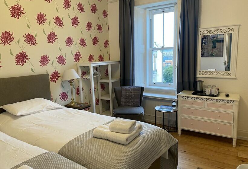 Номер Стандарт, Cawdor House B&b
