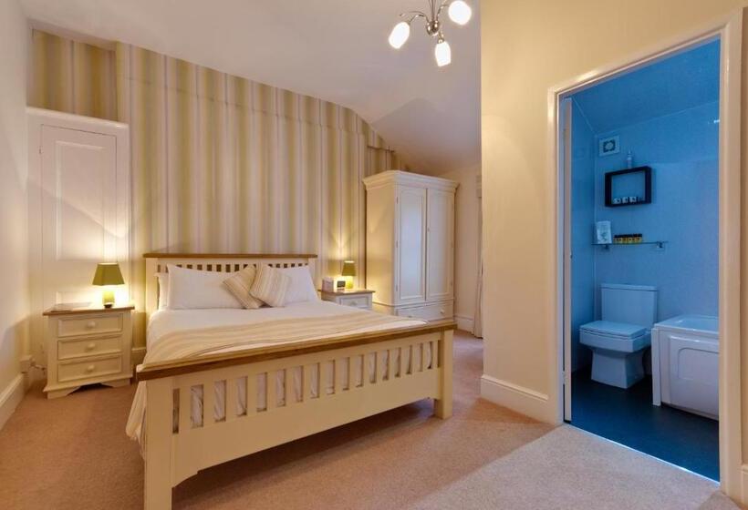 Family Suite, Lauriston & Lawton Court