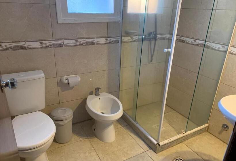 Economy Triple Room, Lujan