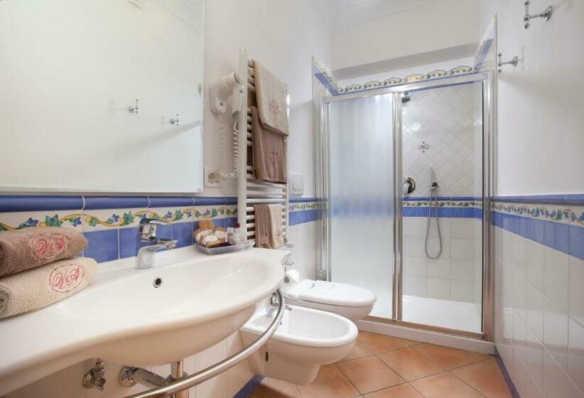 Номер Стандарт, Relais Villa Angiolina