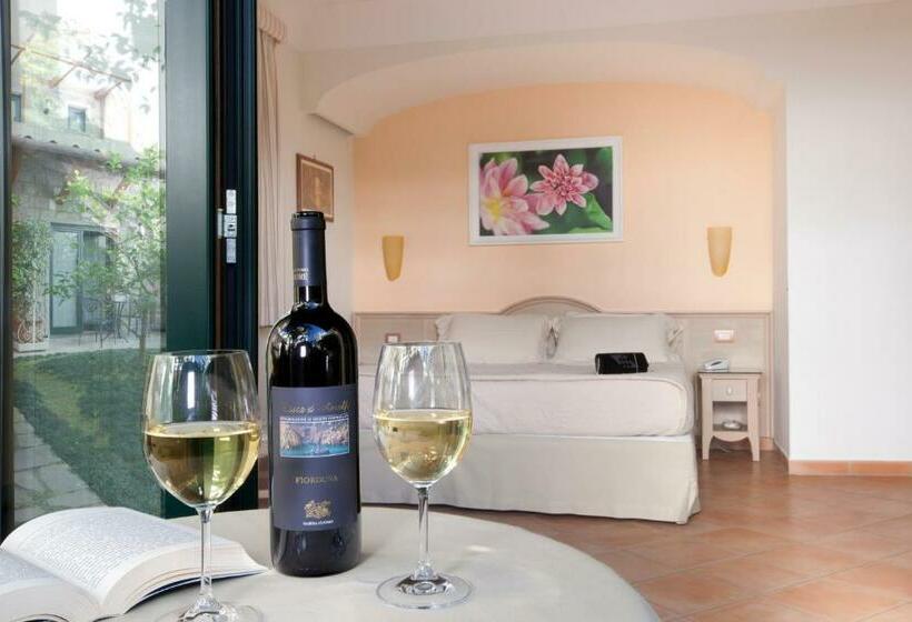 Номер Стандарт, Relais Villa Angiolina