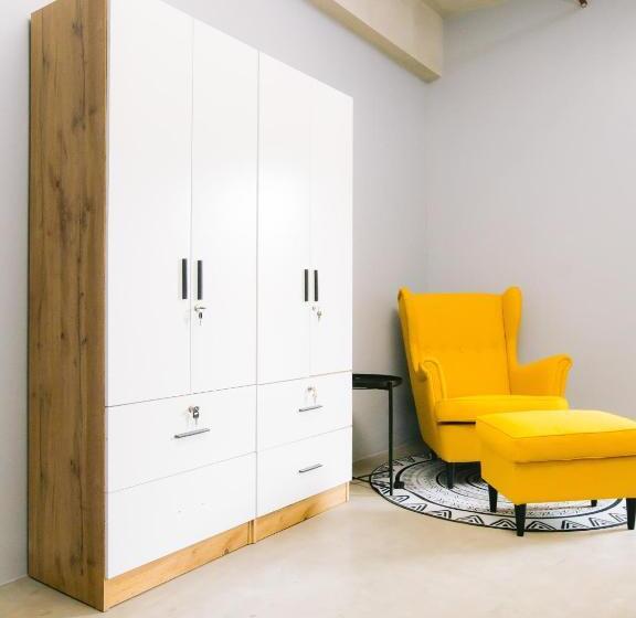 Кровать в Общей Комнате, 10 Oxford Residences