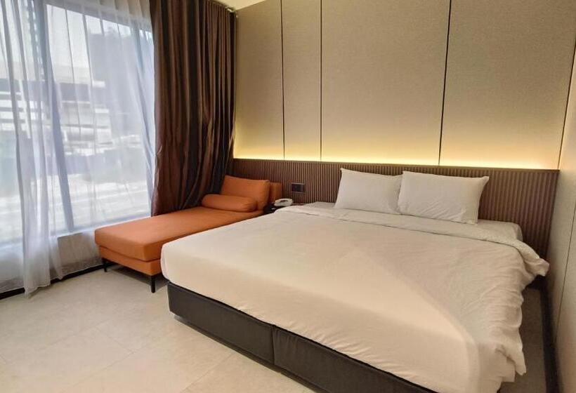 Полулюкс, Urban Inn, Salak Tinggi