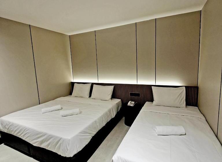 Семейный Номер, Urban Inn, Salak Tinggi
