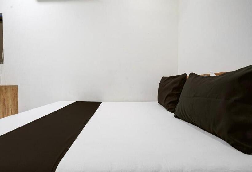Трехместный Номер Классика, Oyo Hotel Vrindavan Residency