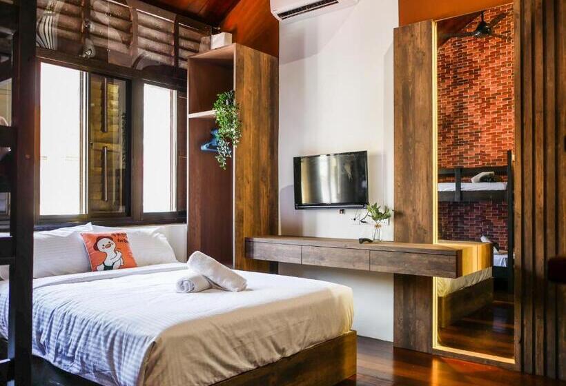 إستوديو سوبيريور, Carnarvon Antique Loft
