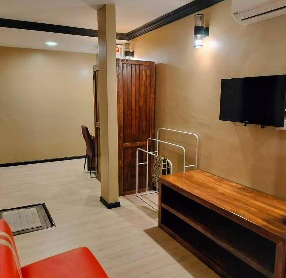 Семейный Номер Вид на Сад, Perry Barr La Ganta Residence