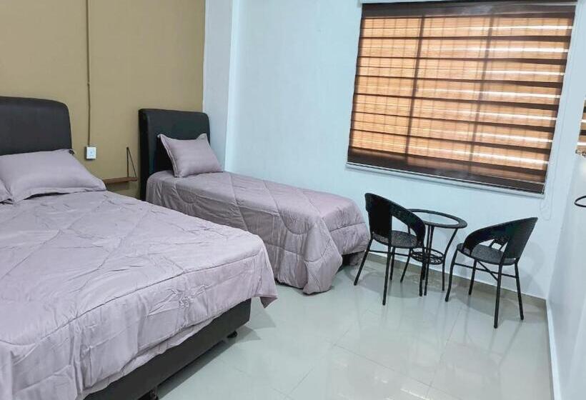 Трехместный Номер Deluxe, Oyo 90857 Hotel Kong Jing