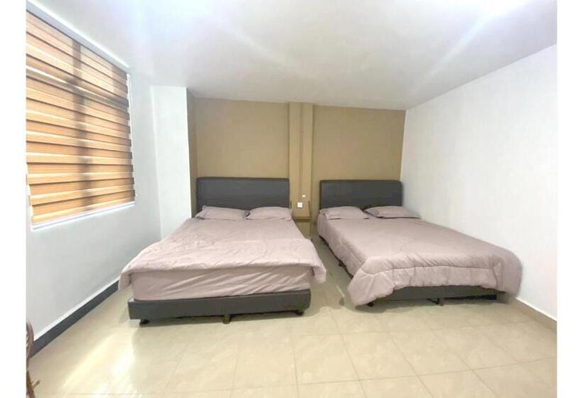 Люкс Премиум, Oyo 90857 Hotel Kong Jing