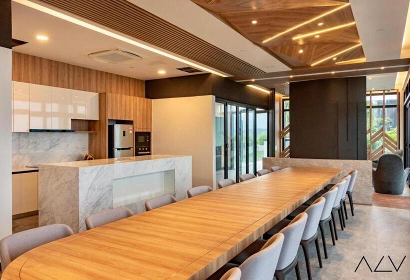 דירת שני חדרים, Urban Suites, Classic Collection By Stellar Alv