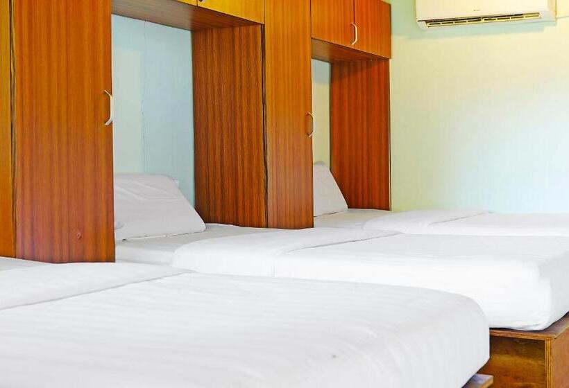 Family Suite, Capital O 90557 Dedsaan Beach Village