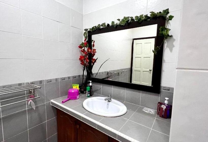 Номер Deluxe, Yb Guest House 4 Bilik 5 Katil