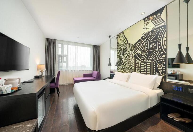 Номер Deluxe, Orange Hotel Shanghai Hongqiao Airport Caoan Road Branch   Free Hongqiao Airport & Hongqiao Train St