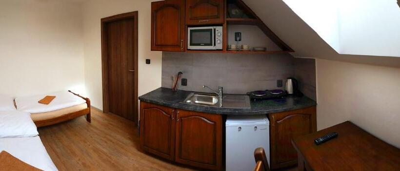 高级套房, Apartmány šachty
