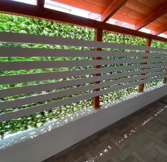 اتاق لوکس, B&b La Perla