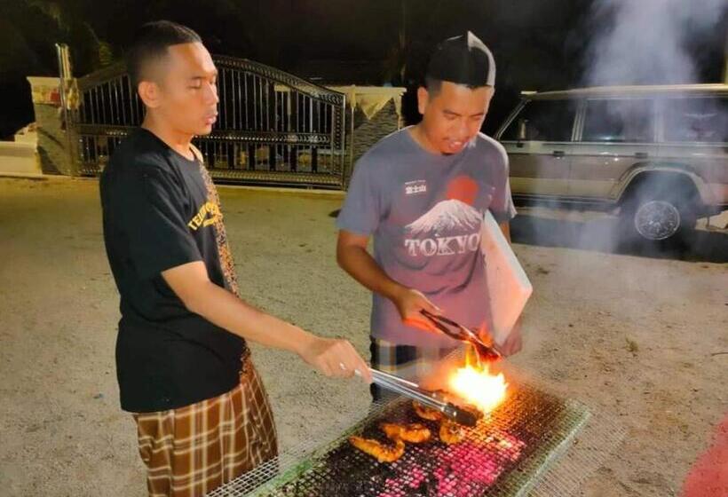 بانگلوی استاندارد, Airport Kelantan Homestay & Transit