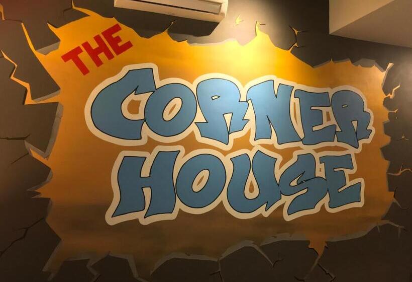 Номер Стандарт, The Corner House