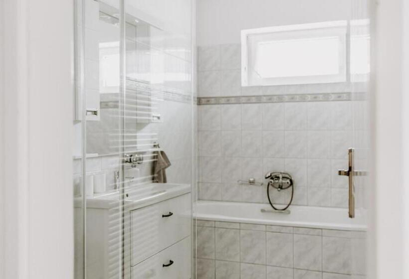 Семейный Номер, Kék Vendégház Family Resort