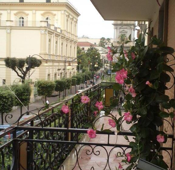 Четырехместный Номер Стандарт с Балконом, B&b Eco