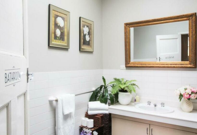 Номер Economy с общей ванной комнатой, Southern Railway Hotel Goulburn