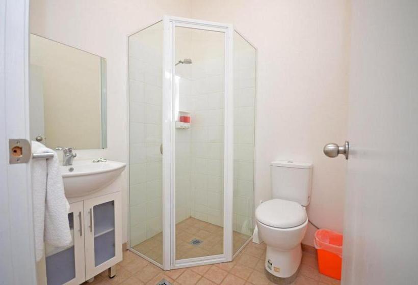 غرفة سوبيريور ثلاثية, The Hallows Accommodation