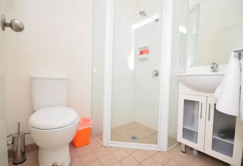 غرفة سوبيريور ثلاثية, The Hallows Accommodation